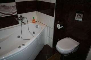Апартаменты Royal Apartment On Bazhanova 11 A Харьков Апартаменты с 2 спальнями-3